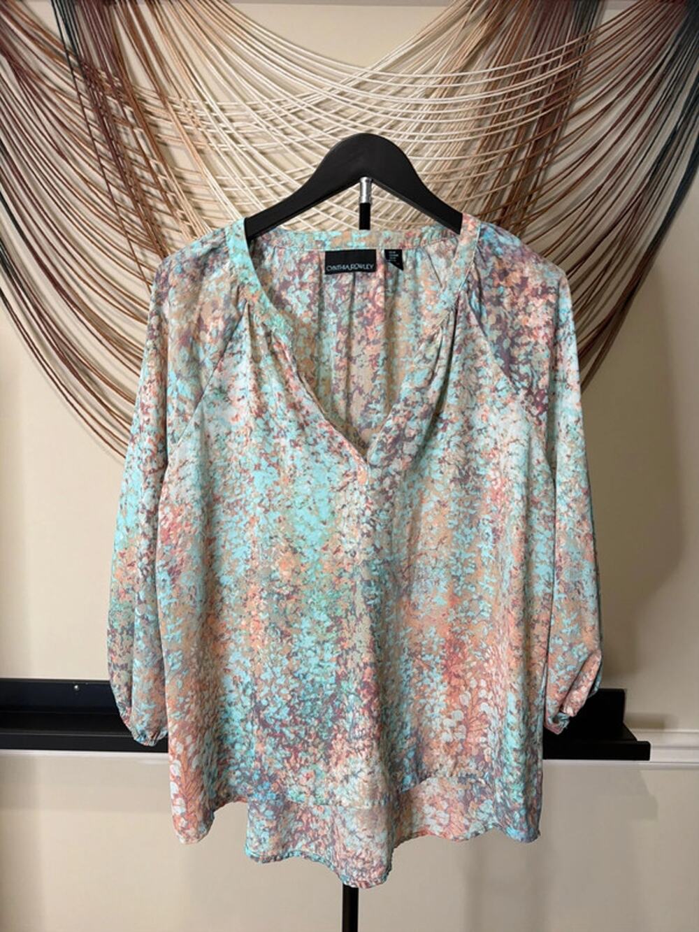 Cynthia Rowley, colorful V-neck blouse EUC M 3297